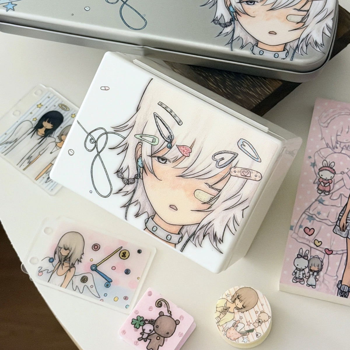 RIASE A MOON - TANGLED HEADPHONE ACRYLIC ORGANIZER
