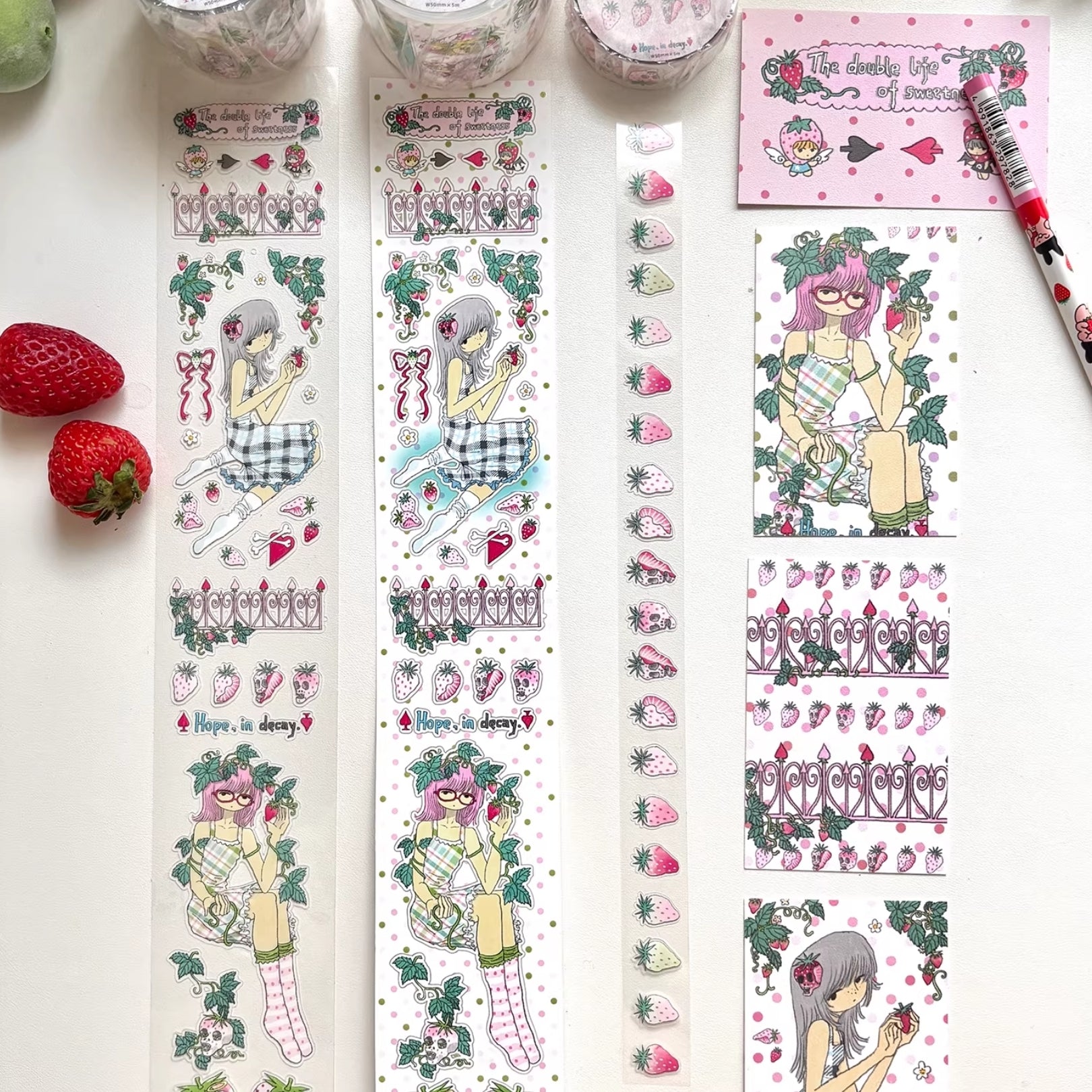 OOOCTOPUS - STRAWBERRY STICKER ROLL