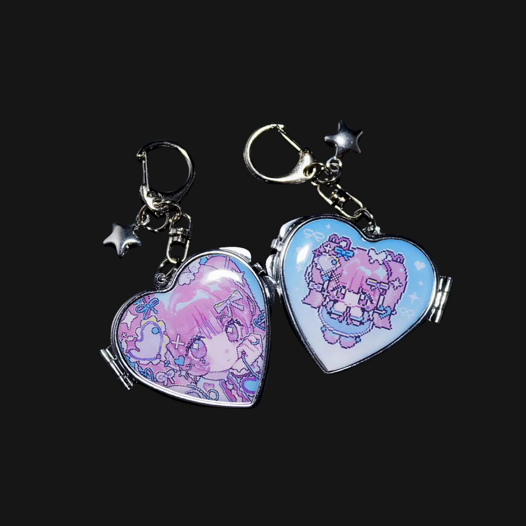 ANARRATOR - Heart Mirror Keychain