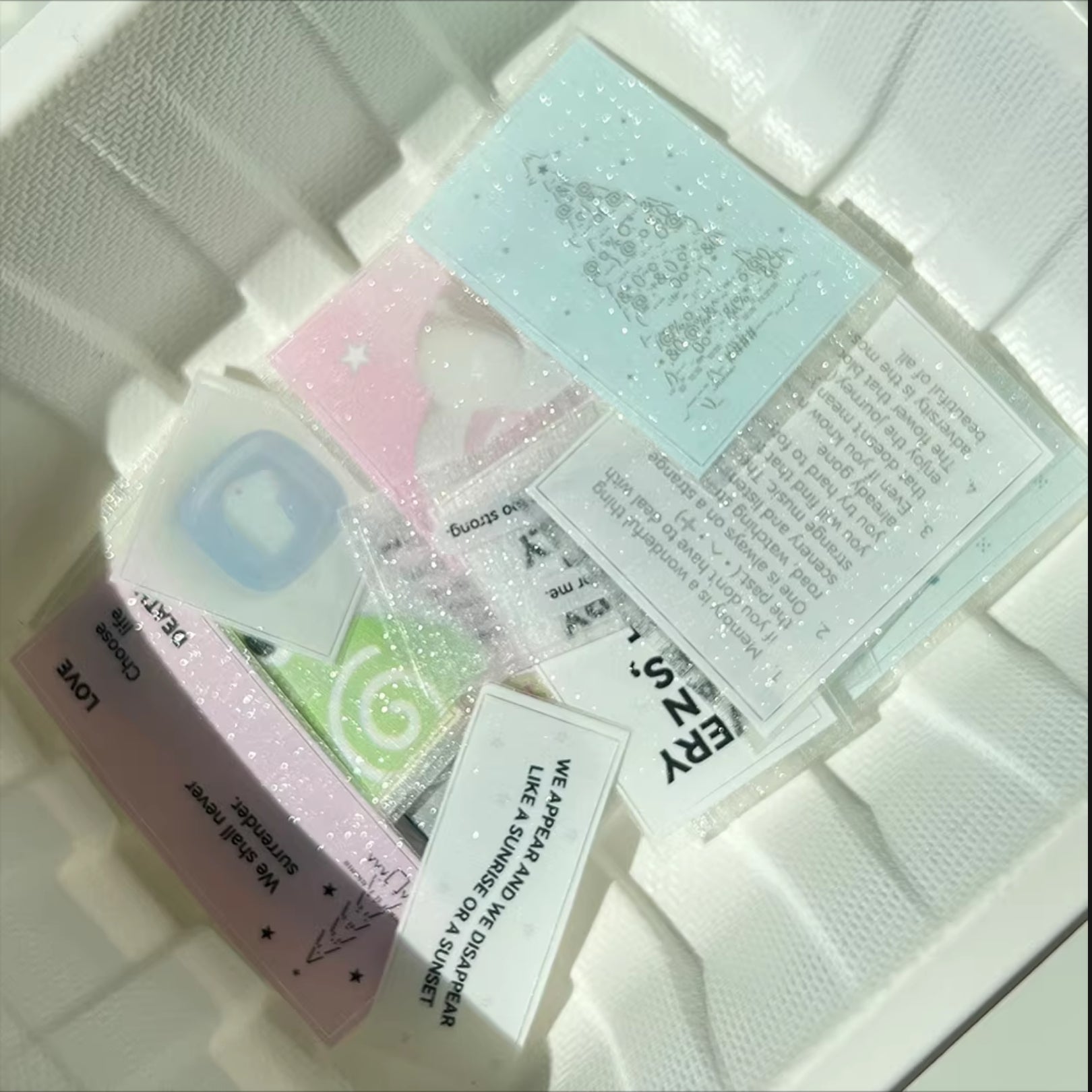 CAPSULE - GRAPHEME CUTS STICKER ROLL