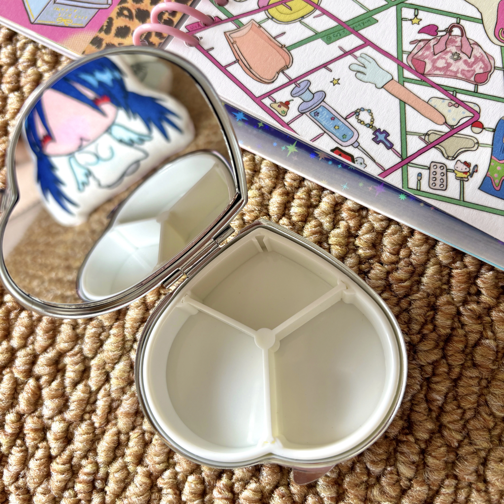 SUNONEBIRD X ACCIO - Heart Smile PILL BOX WITH MIRROR