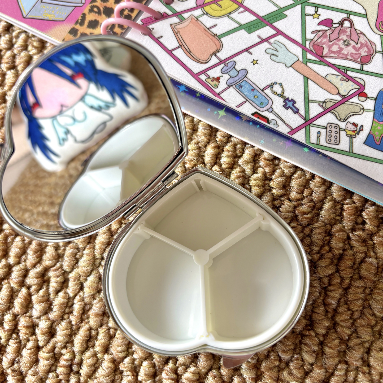 SUNONEBIRD X ACCIO - Heart Smile PILL BOX WITH MIRROR